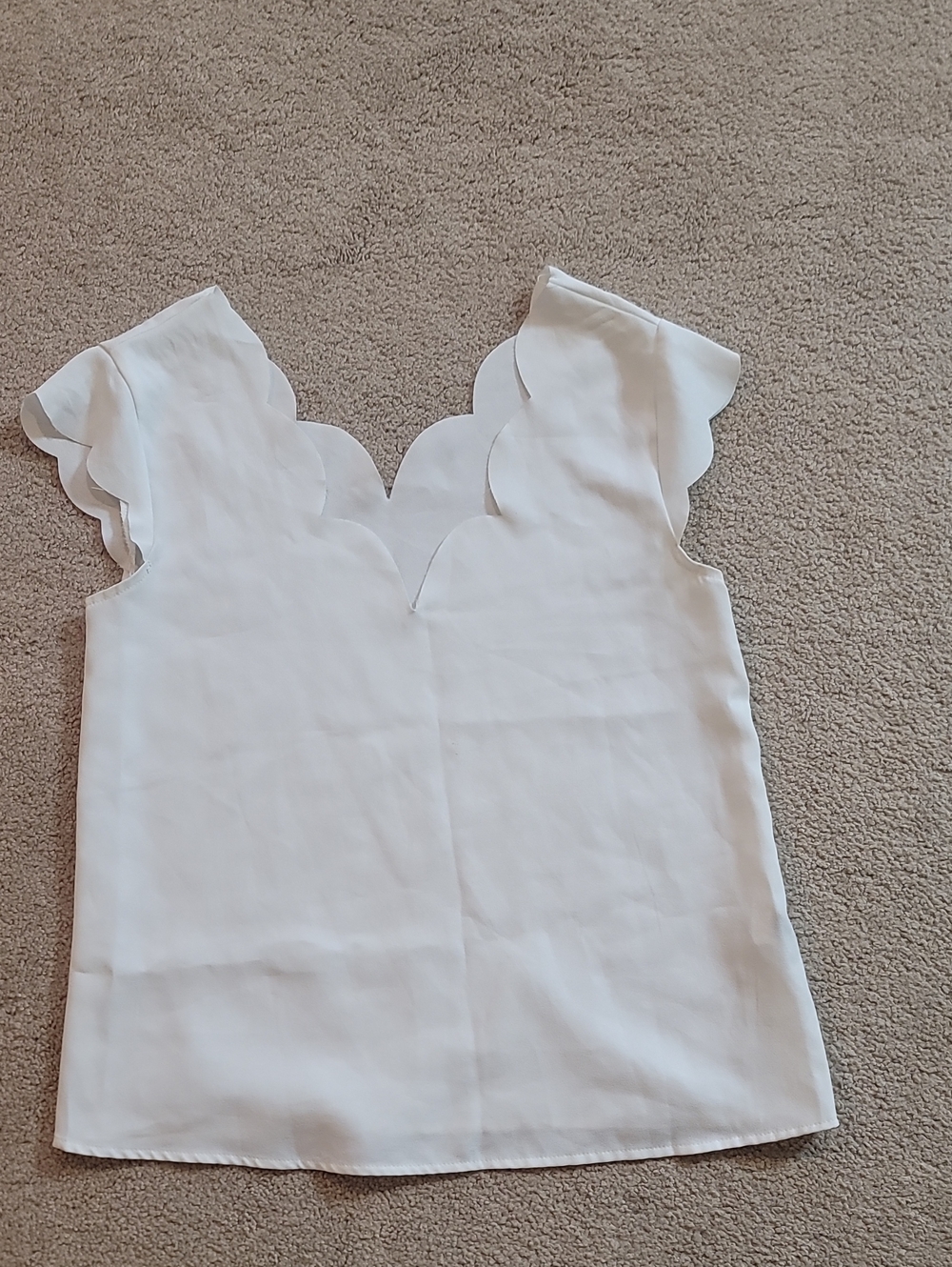 White Scallop V-Neck Sleeveless Blouse Cap Sleeve Woven Top